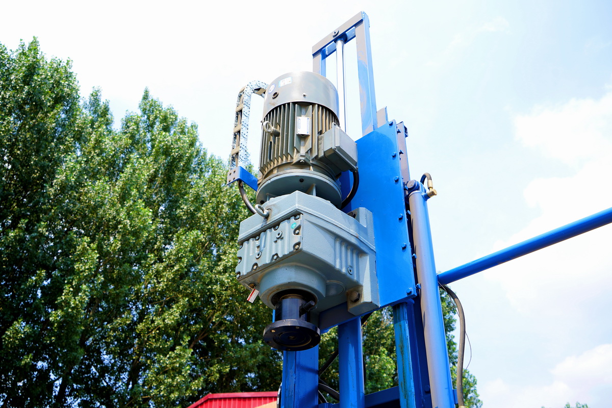 5.5m錨固鑽(zuan)機