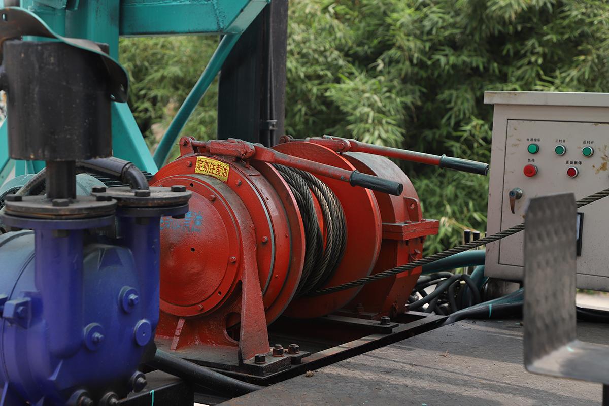 6寸鋼履帶(dài)反循環鑽機(jī)