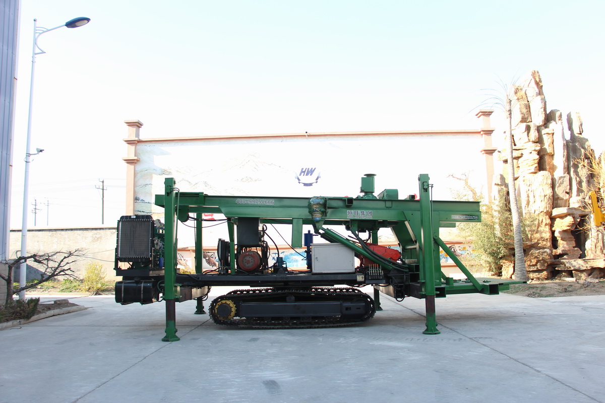 7寸鋼履帶(dai)反循環鑽機(jī)