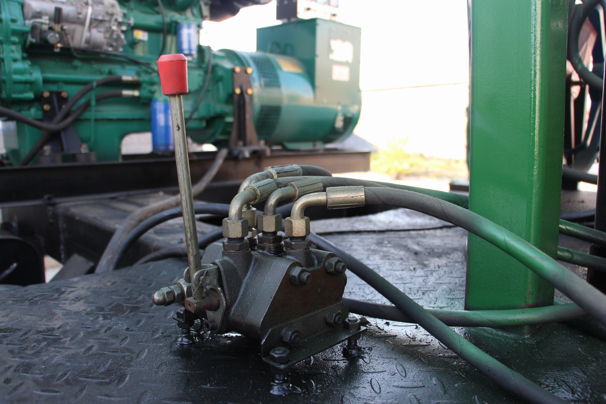 7寸鋼(gāng)履帶反循環(huán)鑽機