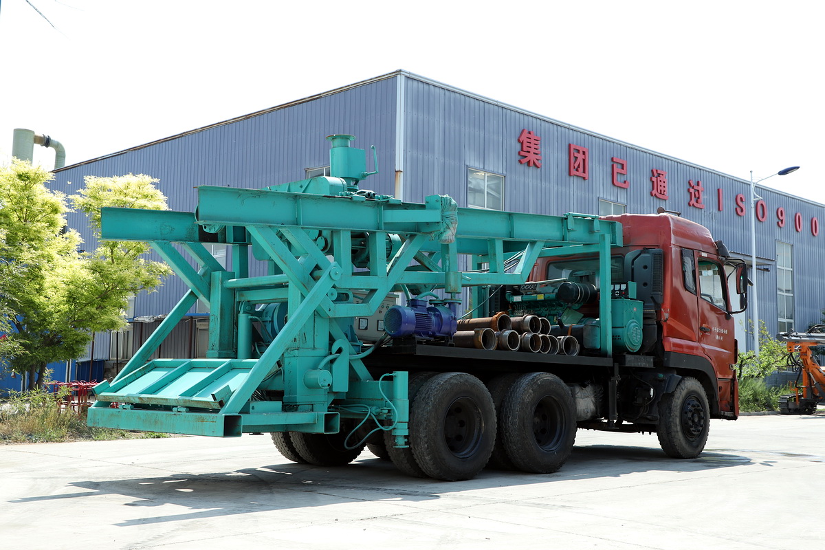 8寸後八輪汽(qi)車鑽機