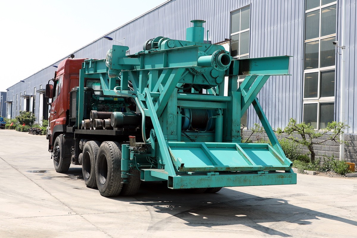 8寸後(hou)八輪汽車鑽(zuan)機